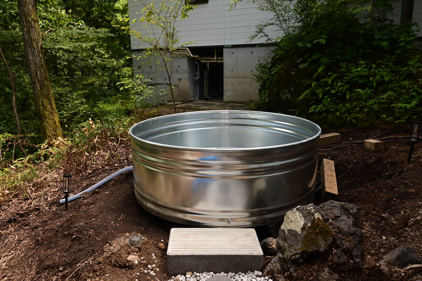 大規模な水風呂